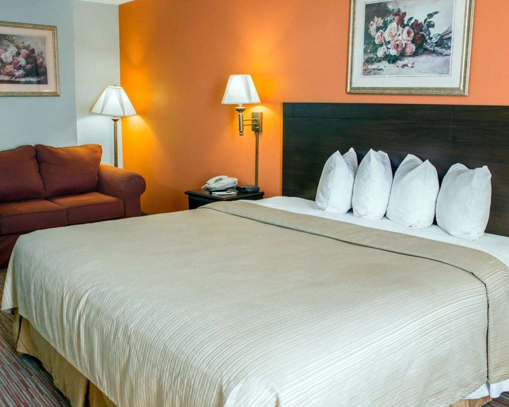 Clarion Pointe Hotell Archdale Rum bild